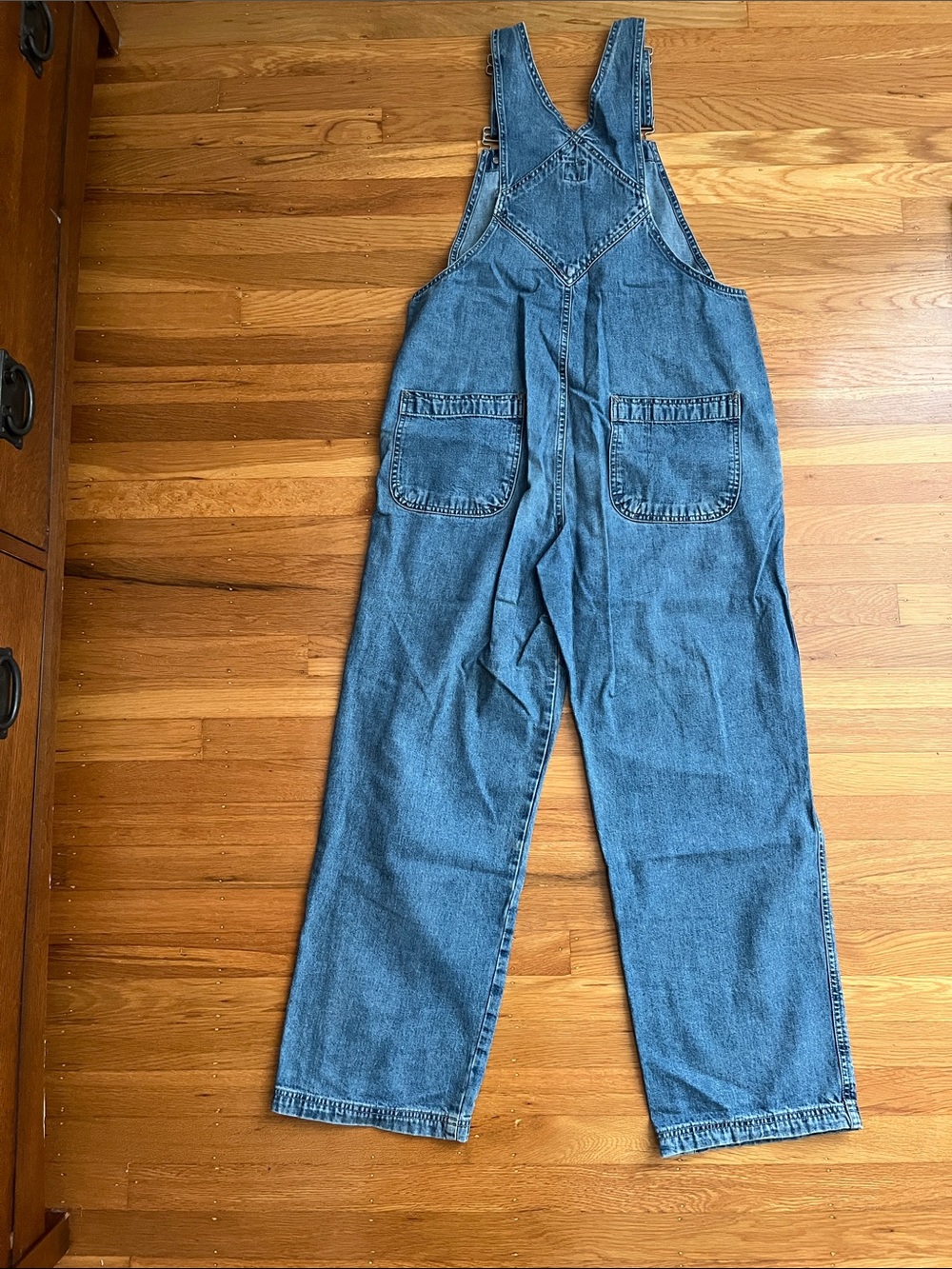 Vintage GAP Women’s Classic Blue Relaxed Denim Overalls. Perfect Y2K look. $30 - Picture 2 of 6